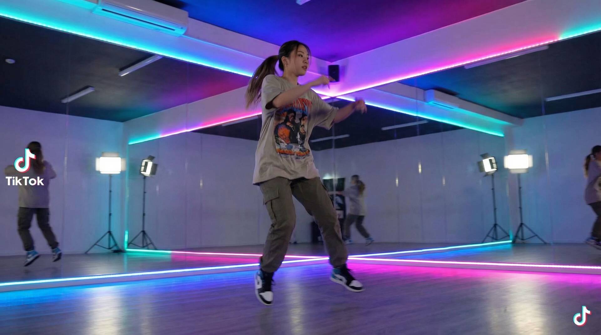 裸贷视频美少女写真视频